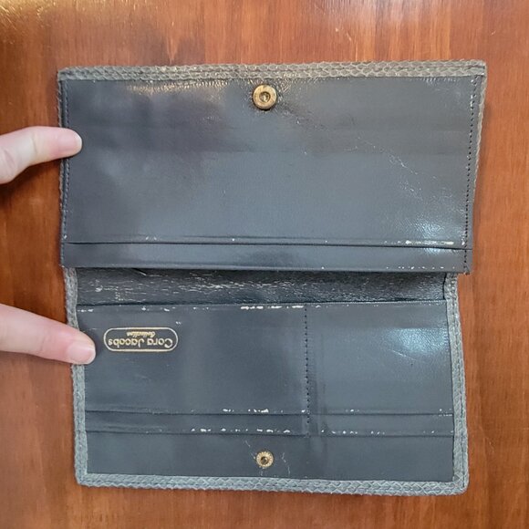 Cora Jacobs Collection Gray Leather Wallet - Picture 4 of 14
